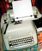 Royal manual typewriter.